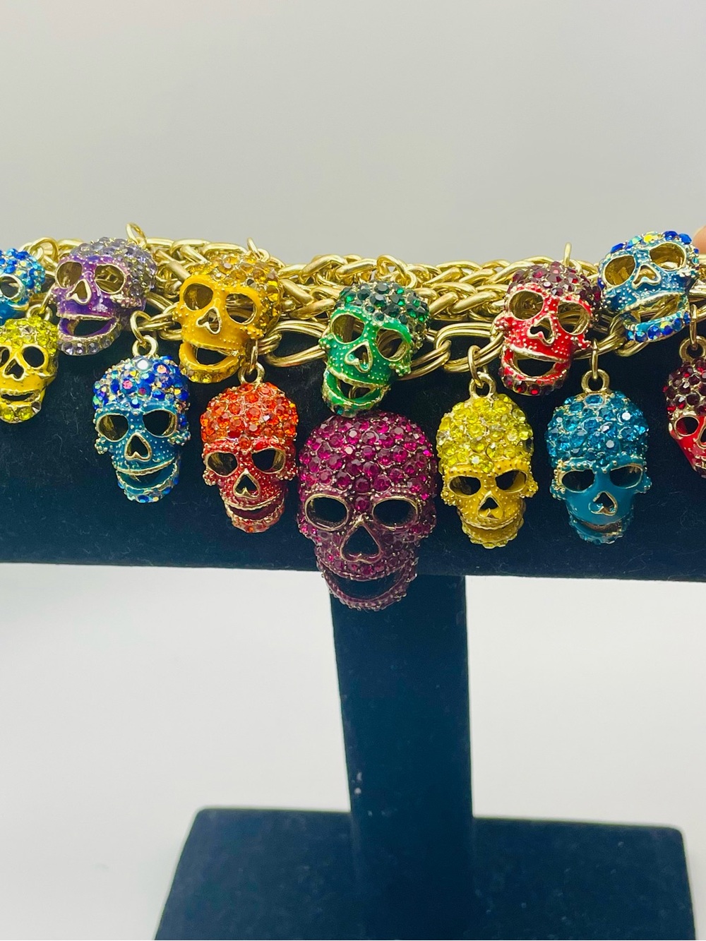 Vintage Gold-Tone Multicolor Crystal Skull Charm Bracelet.7 inch/3 inch extender